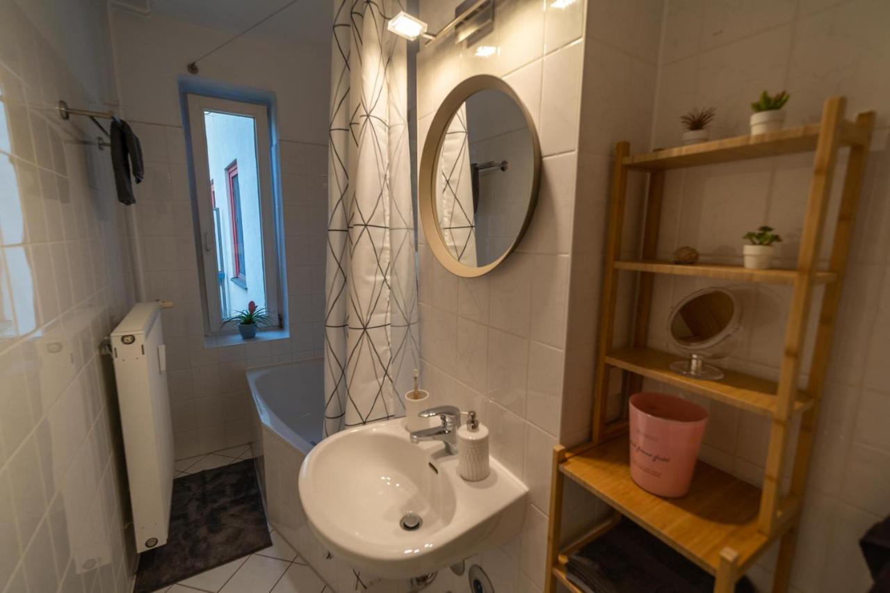 2 Bedroom 65Qm - Kitchen - Central - Netflix Магдебург Екстериор снимка